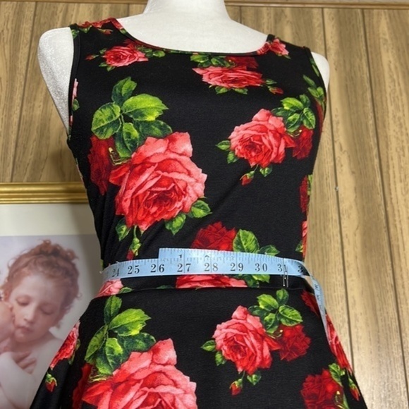 NOBLE DRESS - Picture 7 of 17